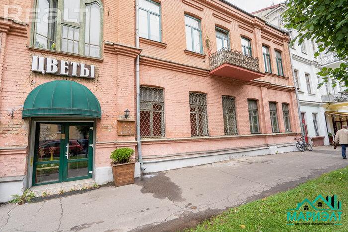 Питерские амбиции. В&nbsp;Минске в&nbsp;довоенном доме продается &laquo;однушка&raquo; с&nbsp;потолками почти в&nbsp;4 метра
