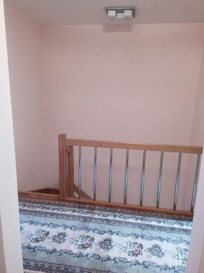 В Минске через аукцион продается большая двухэтажная квартира с дополнительным чердачным помещением. Что это за жилье?