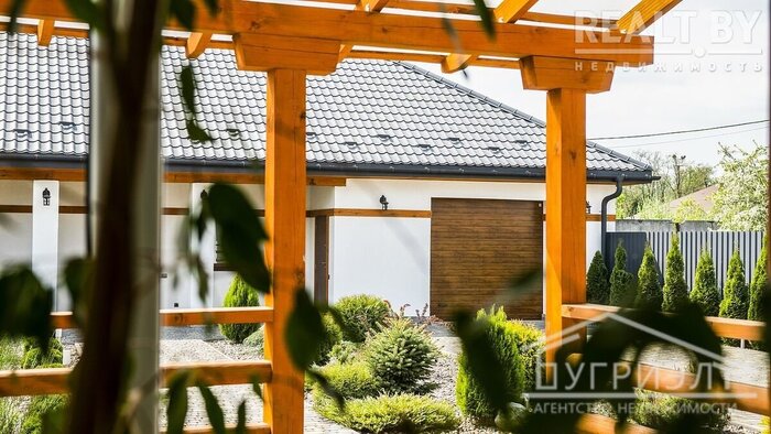 Со&nbsp;вкусом и&nbsp;в&nbsp;черте города. Нашли в&nbsp;продаже современный дом для круглогодичного проживания в&nbsp;областном центре
