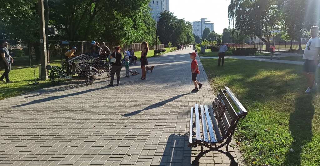 В Первомайском районе Минска проходит конкурс скамеек1