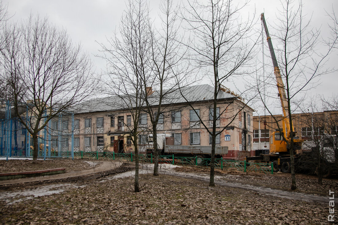 Собирались снести, а&nbsp;теперь реконструируют. В&nbsp;центре Минска начали обновлять старые двухэтажки