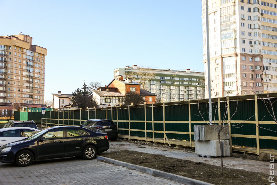 Что за дом начинают строить на месте частного сектора в районе Беды? Узнали подробности