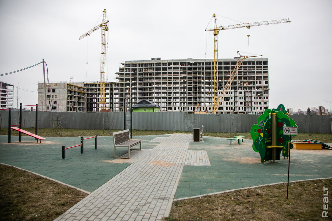 Однушку без отделки тут продают за&nbsp;65 тысяч долларов. Посмотрели, как строится Лошица-7