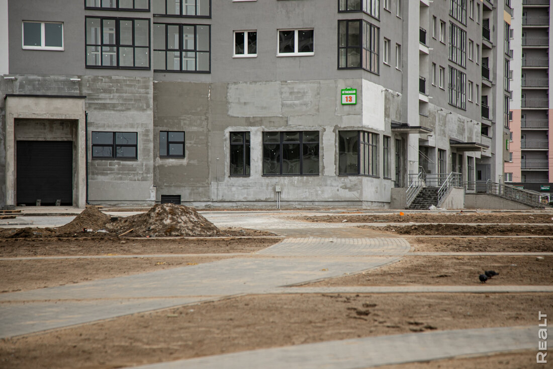 Однушку без отделки тут продают за&nbsp;65 тысяч долларов. Посмотрели, как строится Лошица-7