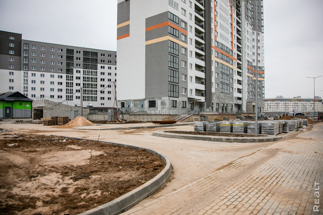 Однушку без отделки тут продают за&nbsp;65 тысяч долларов. Посмотрели, как строится Лошица-7