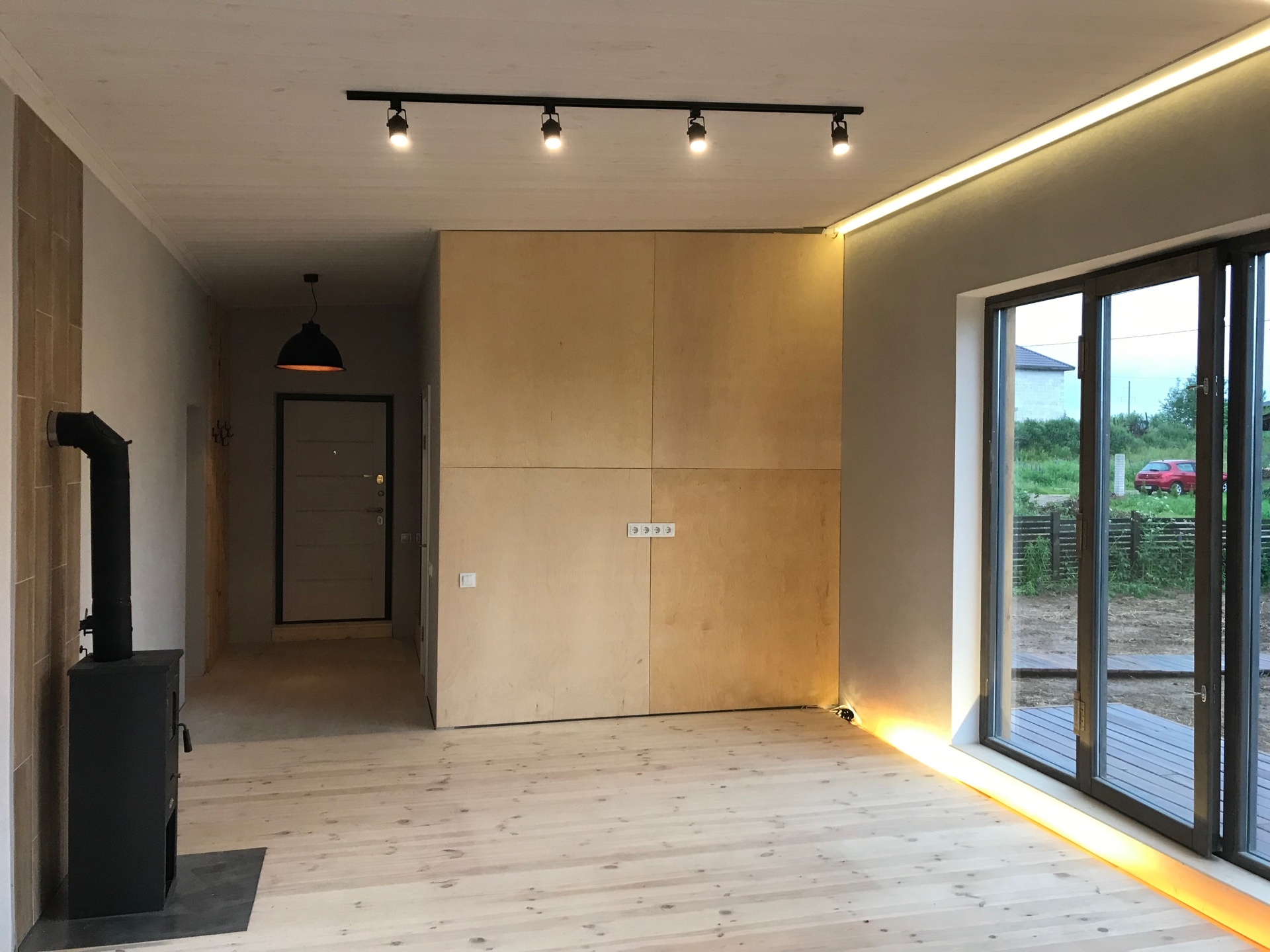 Теплые полы своими руками, фонтан по&nbsp;стеклу, панорамные окна. Истории о&nbsp;ремонте и&nbsp;восстановлении домов