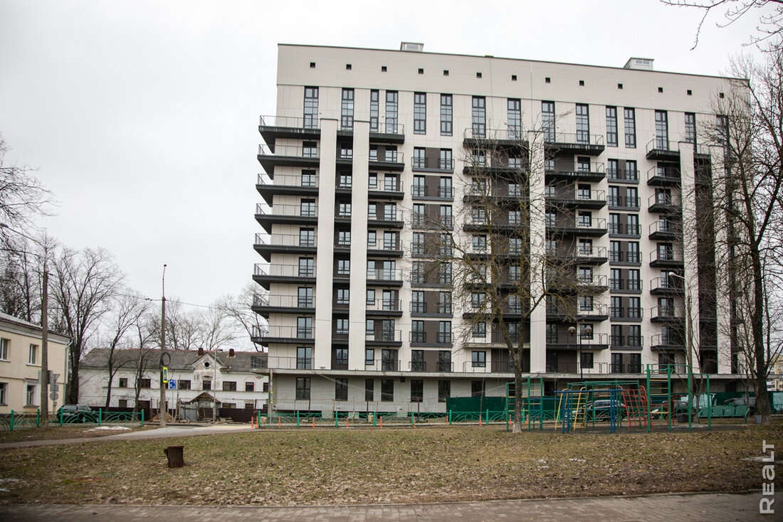 В элитной новостройке недалеко от центра предлагают 3 квартиры. Но когда ее наконец сдадут?
