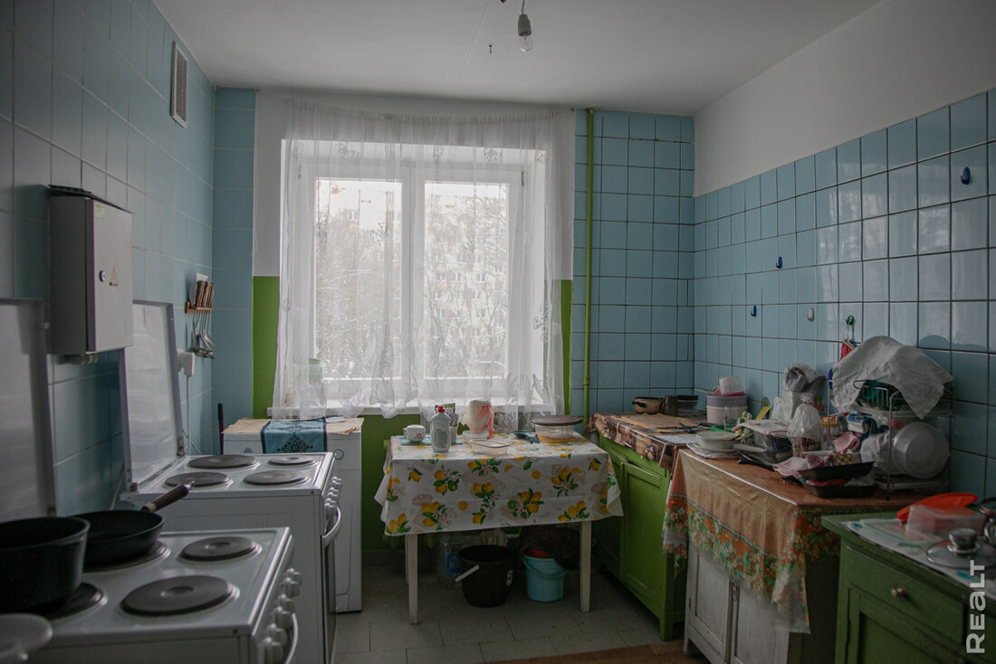 &laquo;Живем тут по&nbsp;40 лет, а&nbsp;нас будто нет&raquo;. Как вышло, что целый подъезд минской пятиэтажки нигде не&nbsp;зарегистрирован