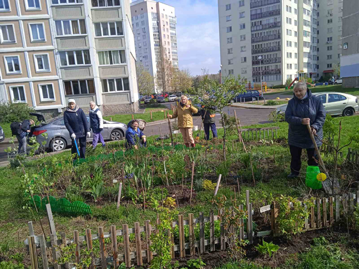Большой субботник прошел в Первомайском районе Минска1