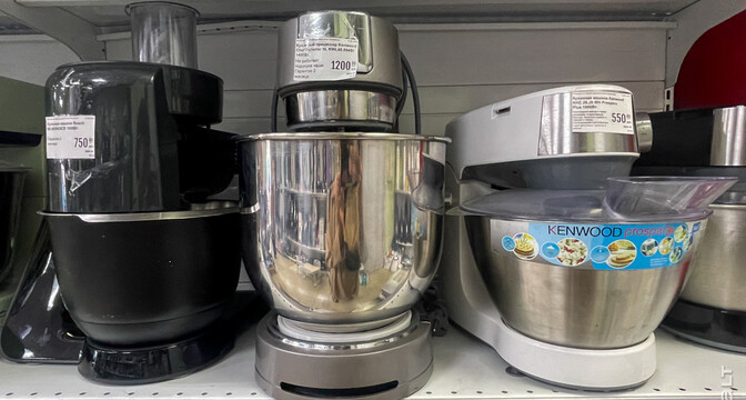 Кофемашина DeLonghi&nbsp;&mdash; на&nbsp;500 рублей дешевле. Нашли еще один магазин уцененной техники