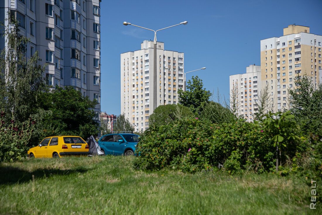 &laquo;Об&nbsp;этом месте мало кто знает&raquo;. Как живется в&nbsp;панельках у&nbsp;озера возле Каменной Горки