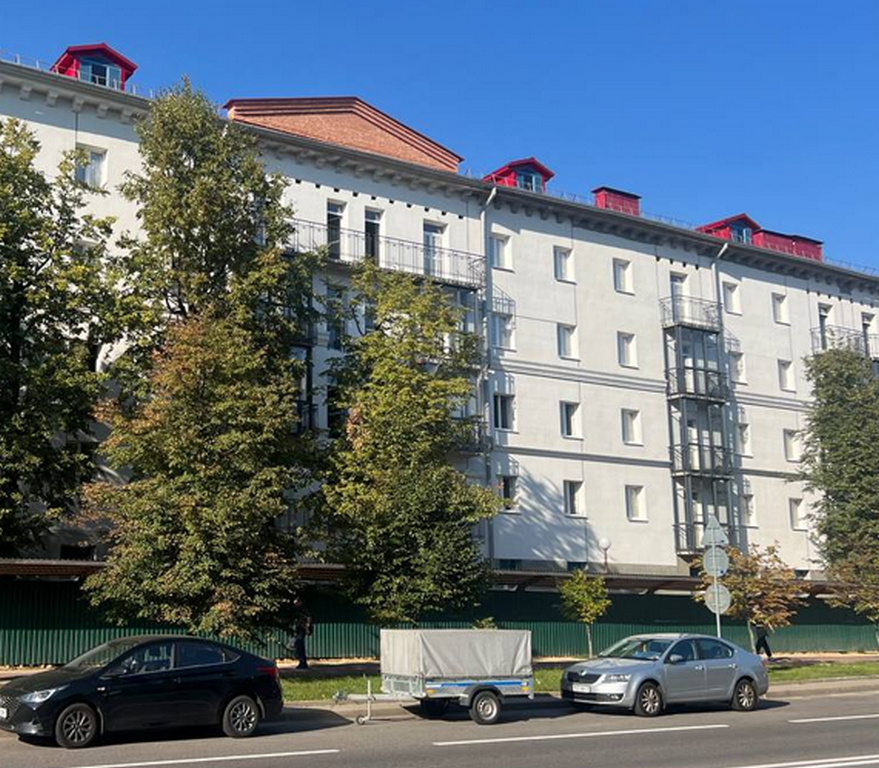 В минской общаге, которую переделывают в жилой дом, еще есть свободные квартиры. Их предлагают всем желающим