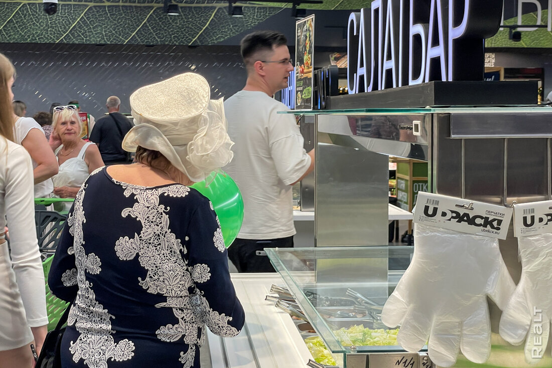 В новом ТЦ «Червенский» с ажиотажем открылся Green. А что там еще работает?