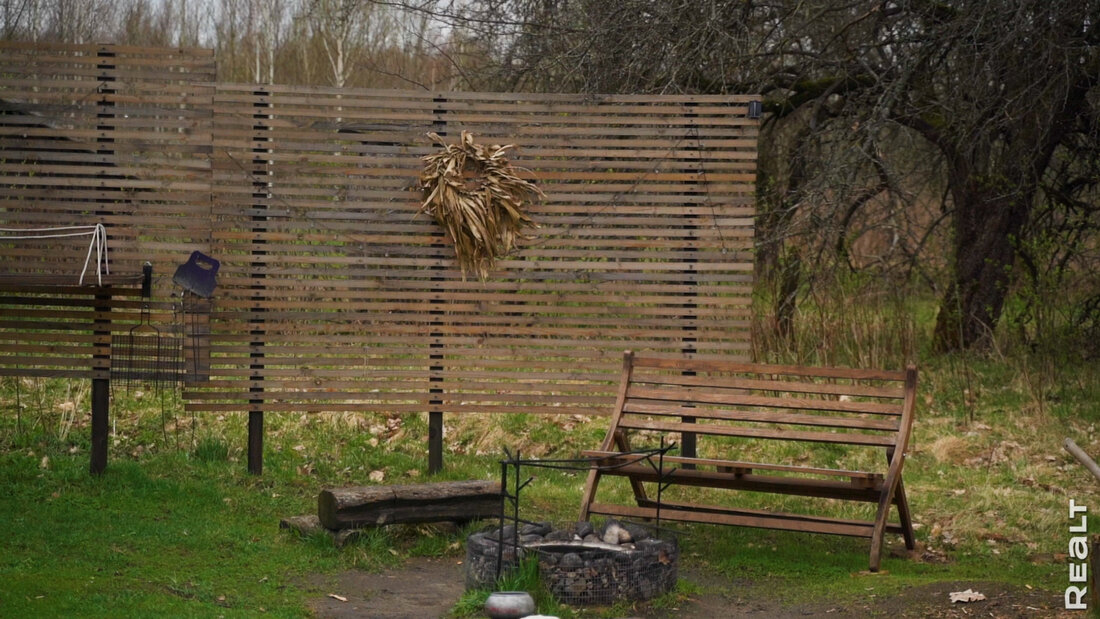 &laquo;Живем в&nbsp;большом лесу&raquo;. Как супруги променяли квартиру в&nbsp;центре Минска на&nbsp;хату в&nbsp;глуши